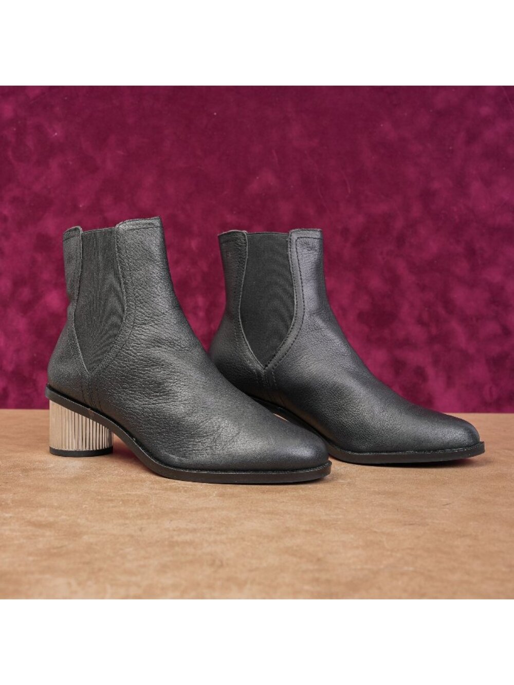 Rebecca Minkoff Darsea Cylinder Heel Black Leather Chelsea Boots sz 7.5